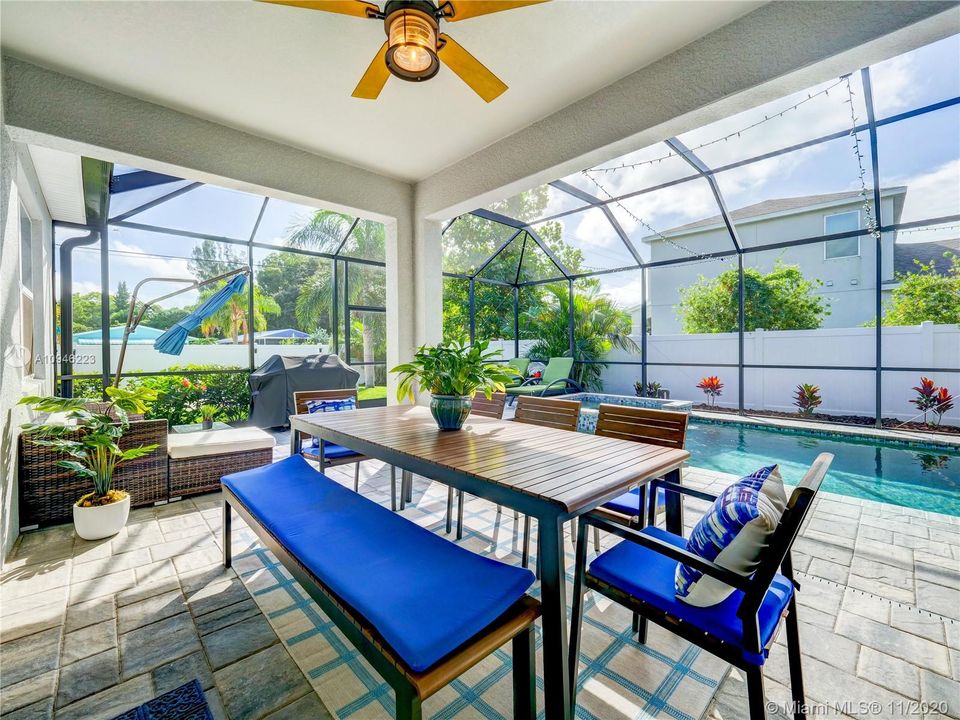 Recently Sold: $789,000 (5 beds, 2 baths, 3230 Square Feet)