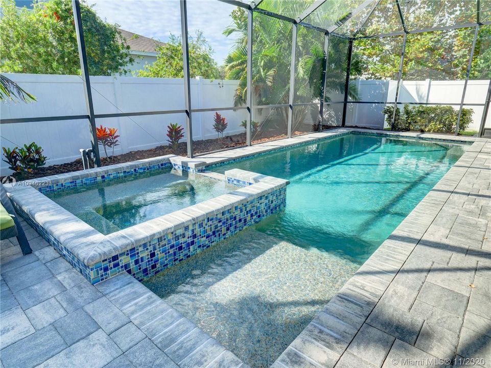 Recently Sold: $789,000 (5 beds, 2 baths, 3230 Square Feet)