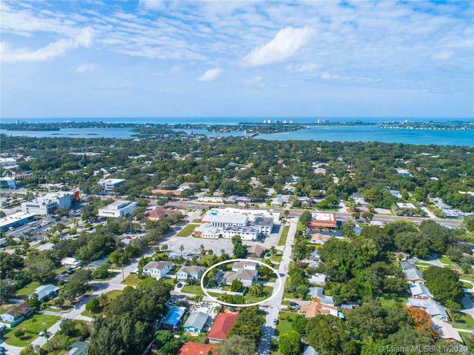 Recently Sold: $789,000 (5 beds, 2 baths, 3230 Square Feet)