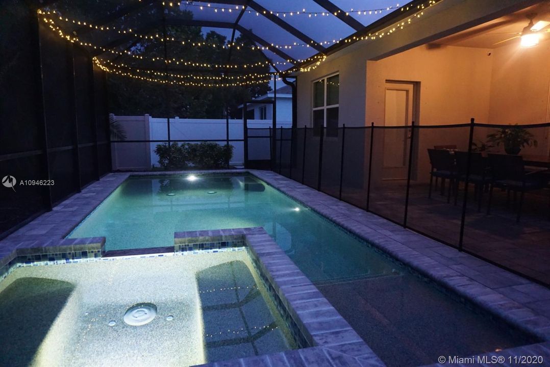 Recently Sold: $789,000 (5 beds, 2 baths, 3230 Square Feet)