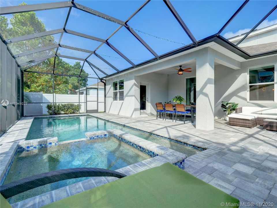 Recently Sold: $789,000 (5 beds, 2 baths, 3230 Square Feet)