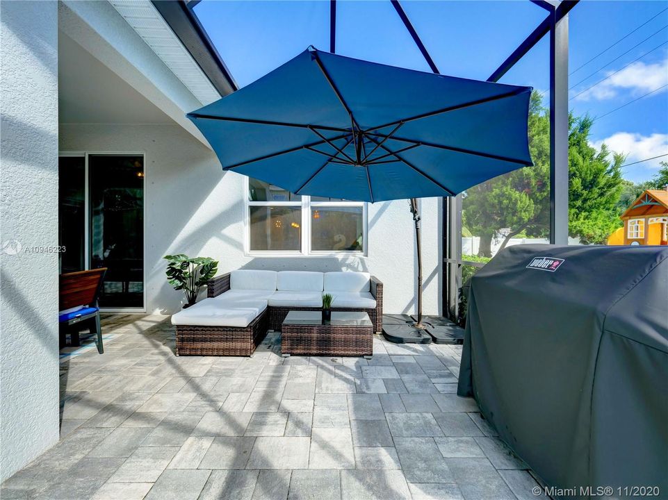 Recently Sold: $789,000 (5 beds, 2 baths, 3230 Square Feet)