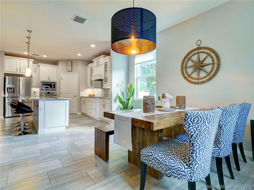 Recently Sold: $789,000 (5 beds, 2 baths, 3230 Square Feet)