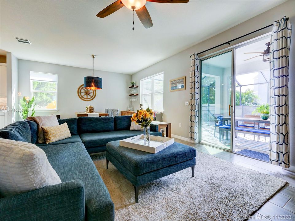 Recently Sold: $789,000 (5 beds, 2 baths, 3230 Square Feet)