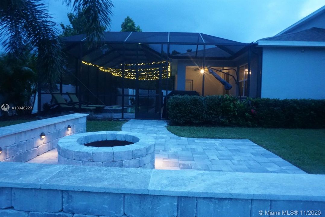 Recently Sold: $789,000 (5 beds, 2 baths, 3230 Square Feet)