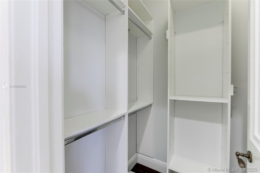 Недавно продано: $739,000 (4 спален, 3 ванн, 3213 Квадратных фут)