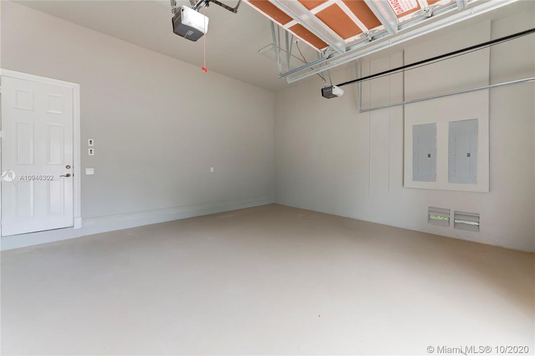 Недавно продано: $739,000 (4 спален, 3 ванн, 3213 Квадратных фут)