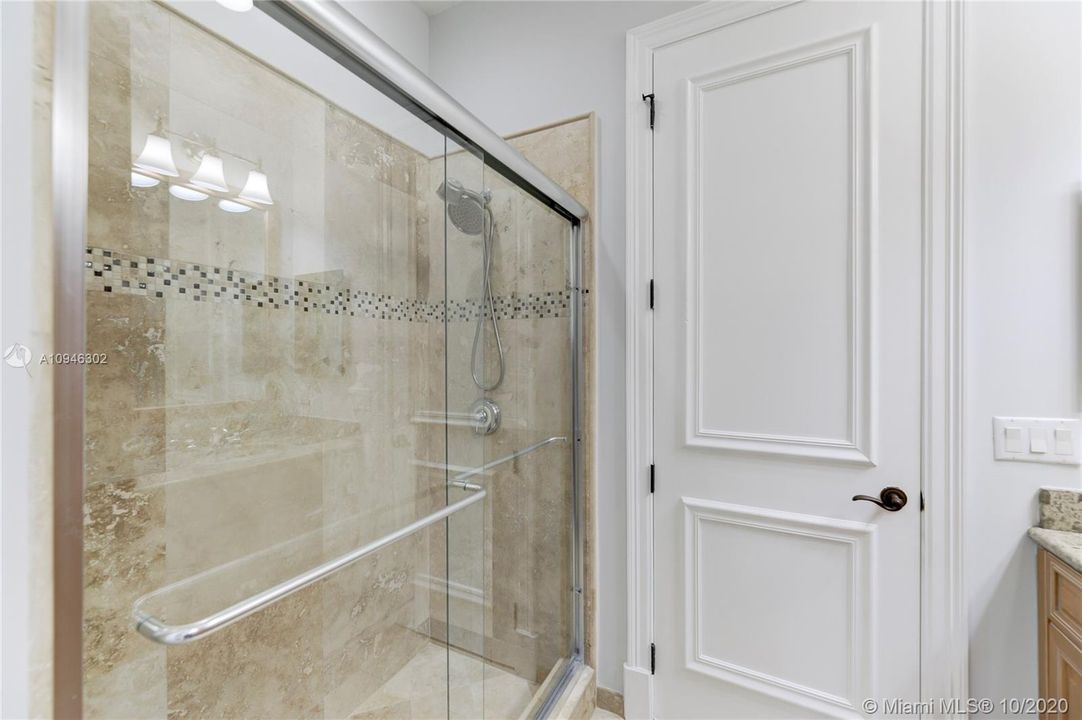 Недавно продано: $739,000 (4 спален, 3 ванн, 3213 Квадратных фут)