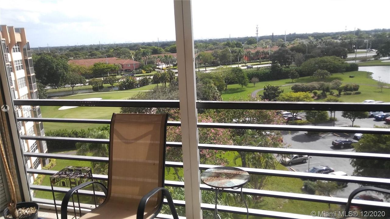 1300 #PH10-Patio View