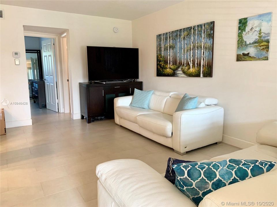 Vendido Recientemente: $119,000 (1 camas, 1 baños, 800 Pies cuadrados)