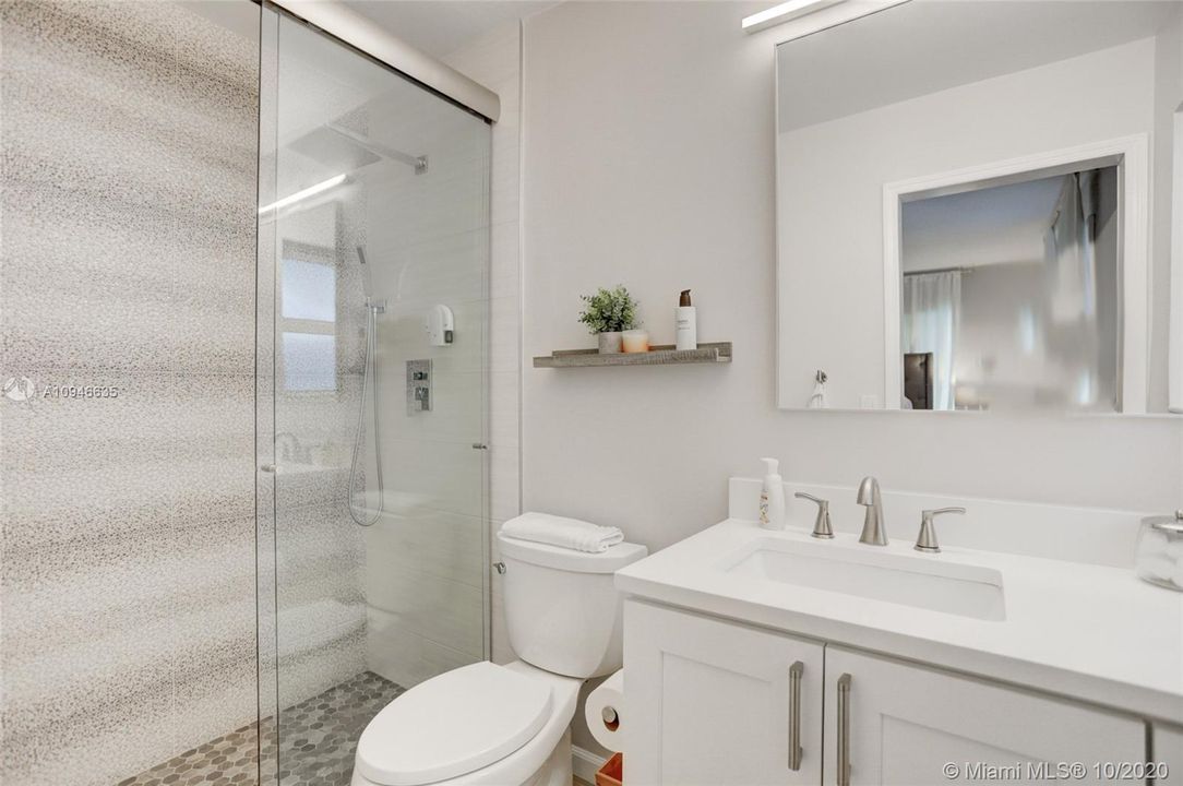 Vendido Recientemente: $560,000 (3 camas, 3 baños, 1886 Pies cuadrados)