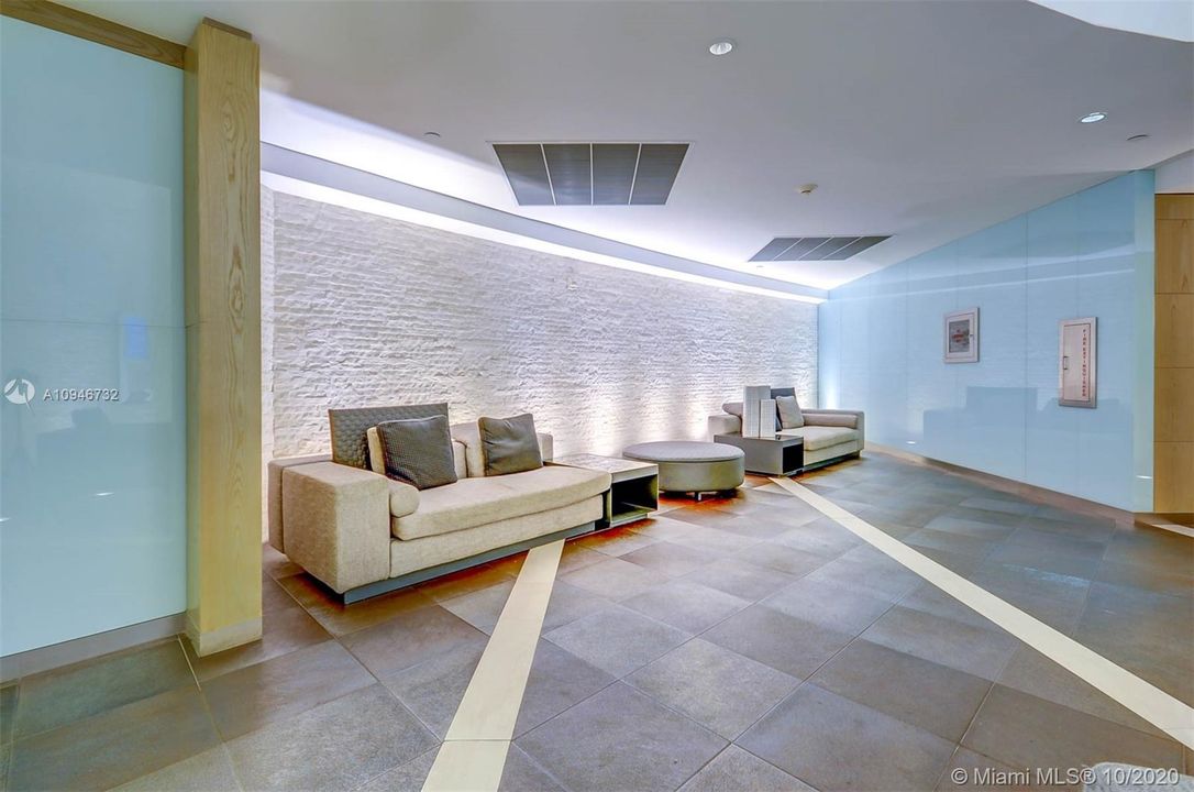 SITTING AREA TO ELEVATORS