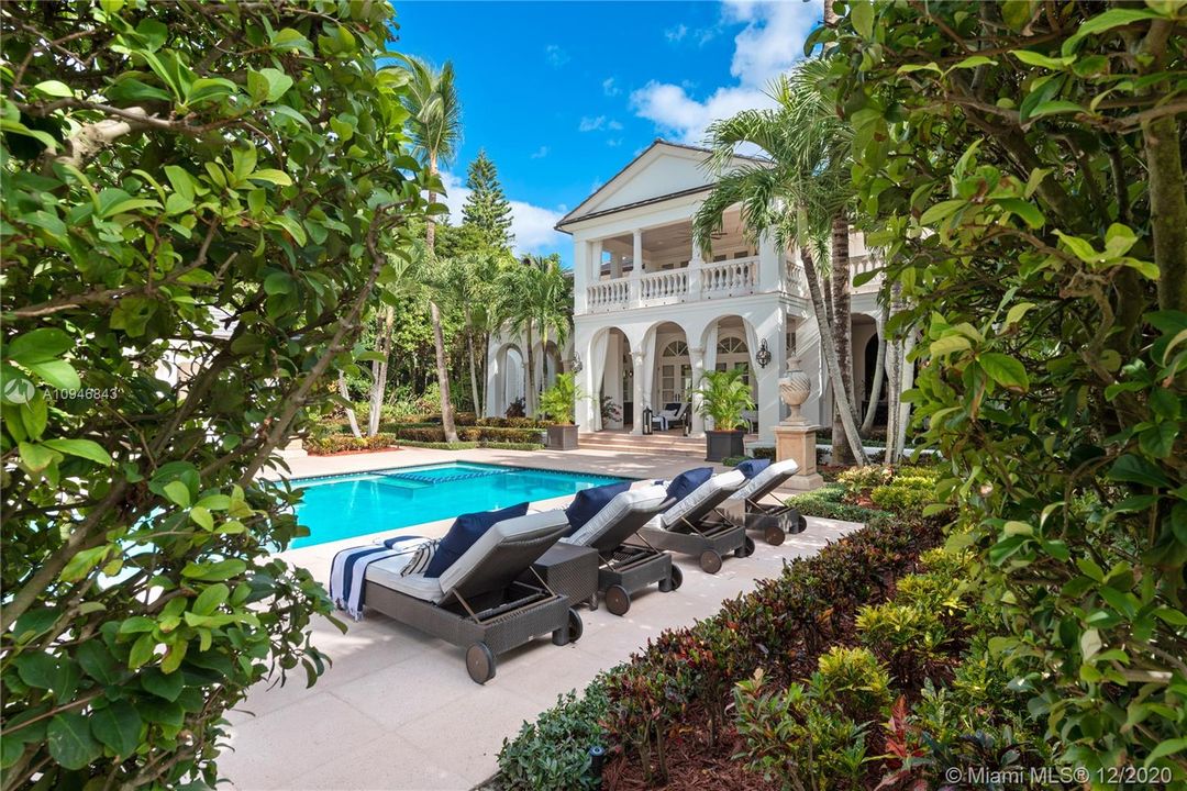 Recently Sold: $12,895,000 (5 beds, 5 baths, 8533 Square Feet)