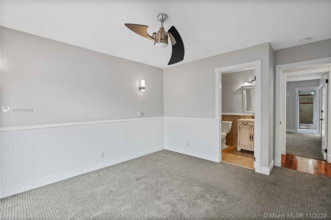 Недавно продано: $969,900 (3 спален, 3 ванн, 1812 Квадратных фут)