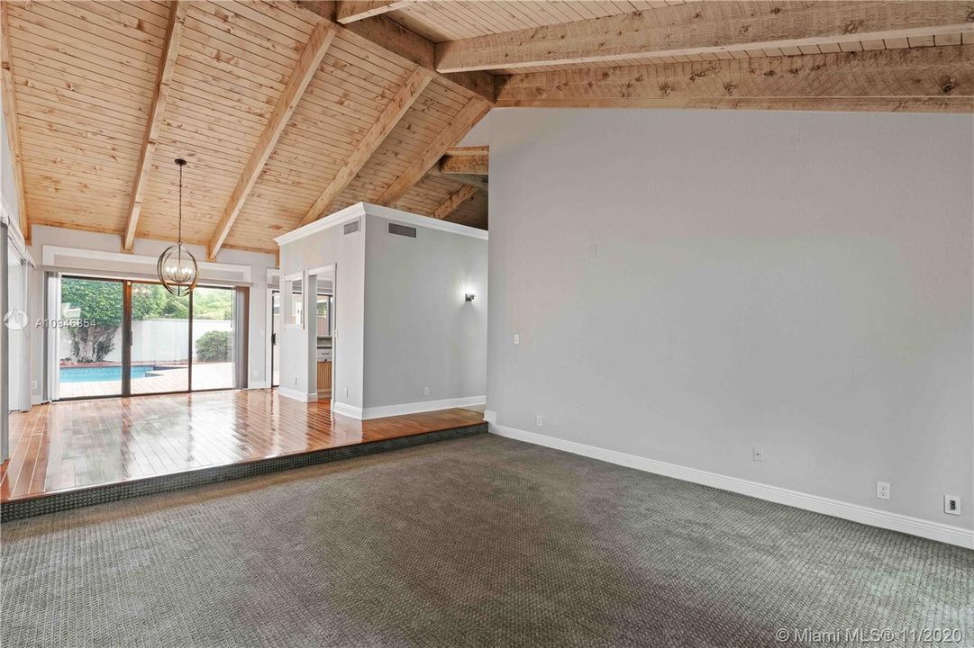 Недавно продано: $969,900 (3 спален, 3 ванн, 1812 Квадратных фут)