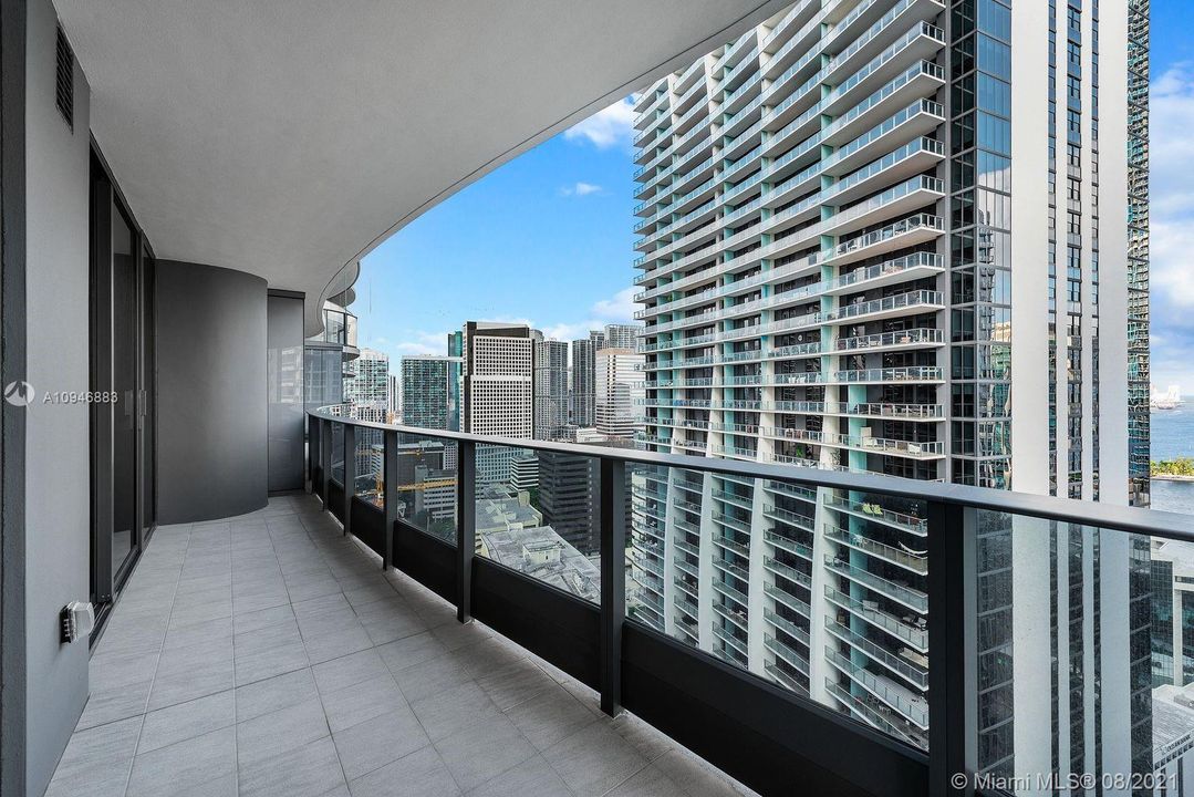 Recently Sold: $1,125,000 (2 beds, 2 baths, 1286 Square Feet)