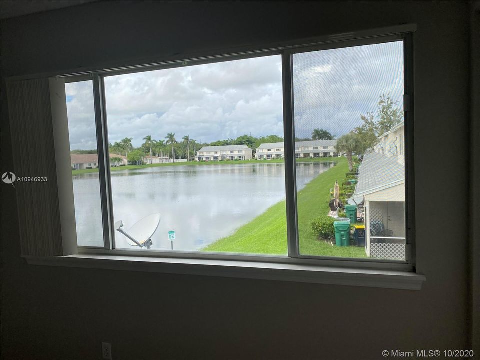 Recently Sold: $233,900 (2 beds, 1 baths, 1110 Square Feet)