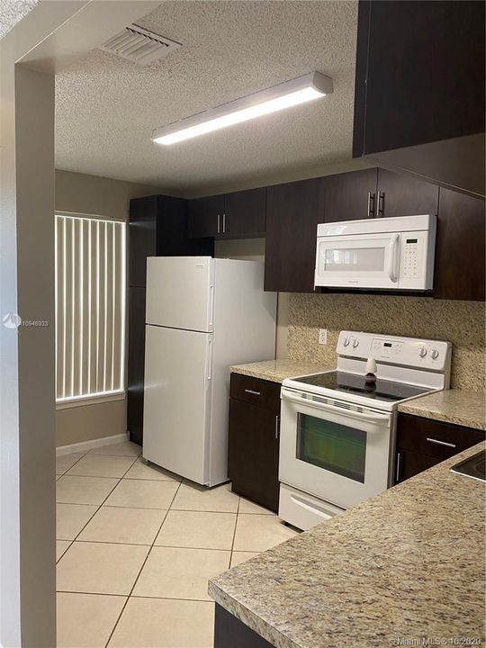 Recently Sold: $233,900 (2 beds, 1 baths, 1110 Square Feet)