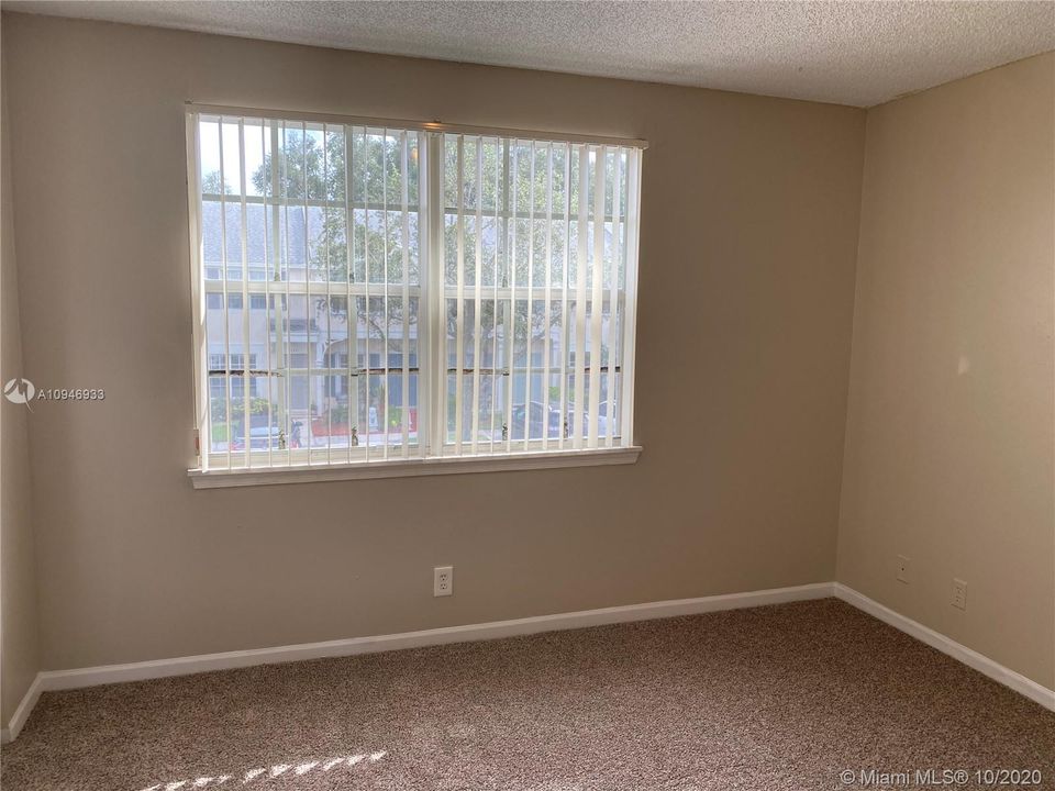 Recently Sold: $233,900 (2 beds, 1 baths, 1110 Square Feet)