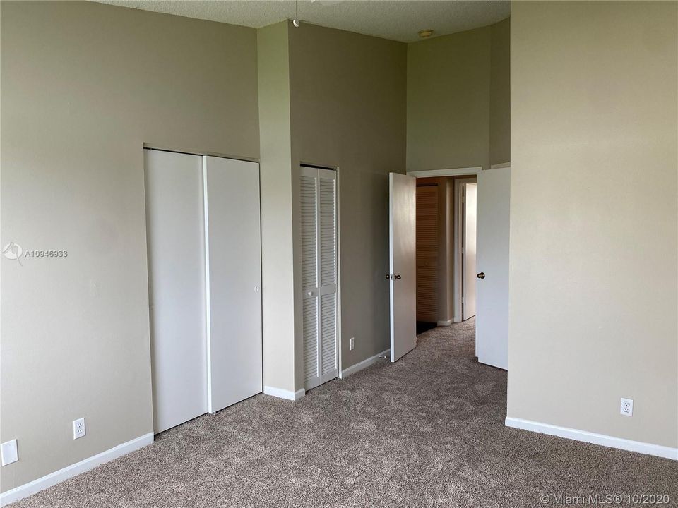 Recently Sold: $233,900 (2 beds, 1 baths, 1110 Square Feet)