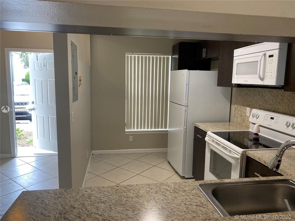 Recently Sold: $233,900 (2 beds, 1 baths, 1110 Square Feet)