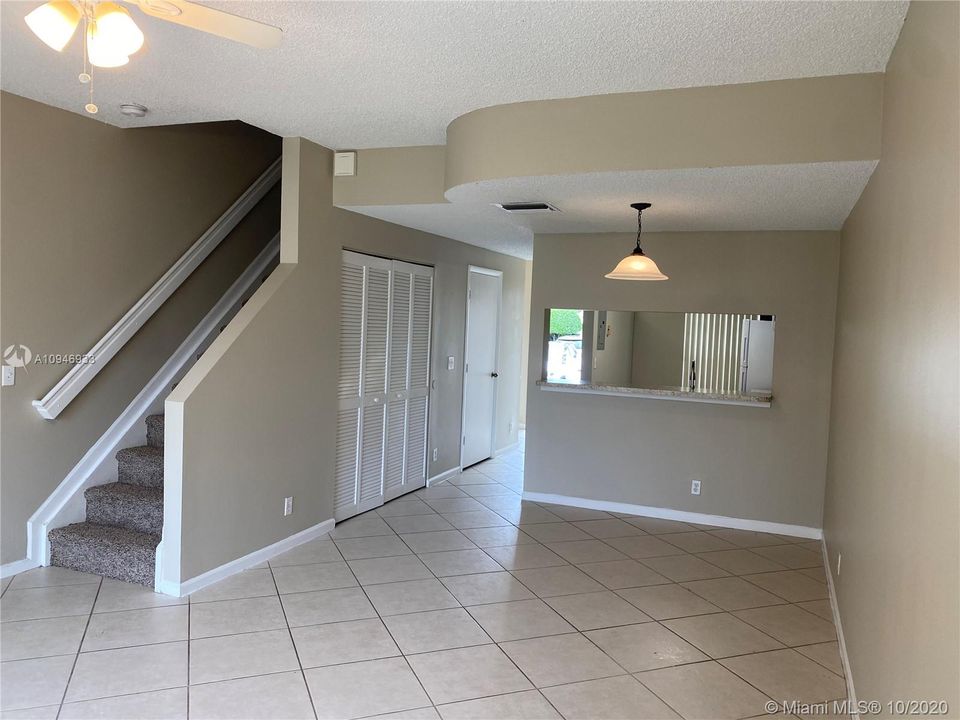 Recently Sold: $233,900 (2 beds, 1 baths, 1110 Square Feet)
