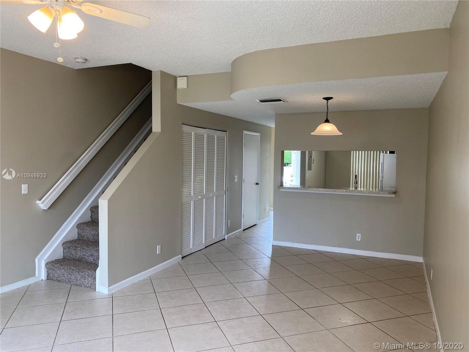 Recently Sold: $233,900 (2 beds, 1 baths, 1110 Square Feet)