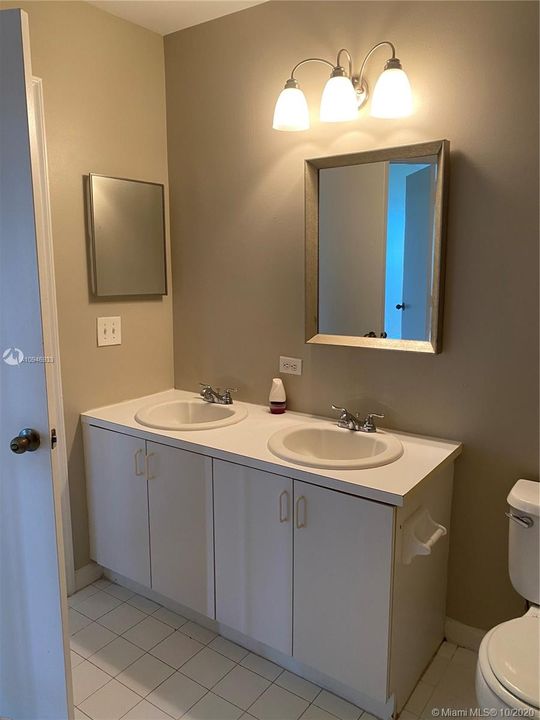 Recently Sold: $233,900 (2 beds, 1 baths, 1110 Square Feet)