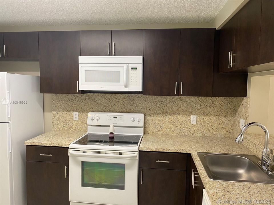 Recently Sold: $233,900 (2 beds, 1 baths, 1110 Square Feet)