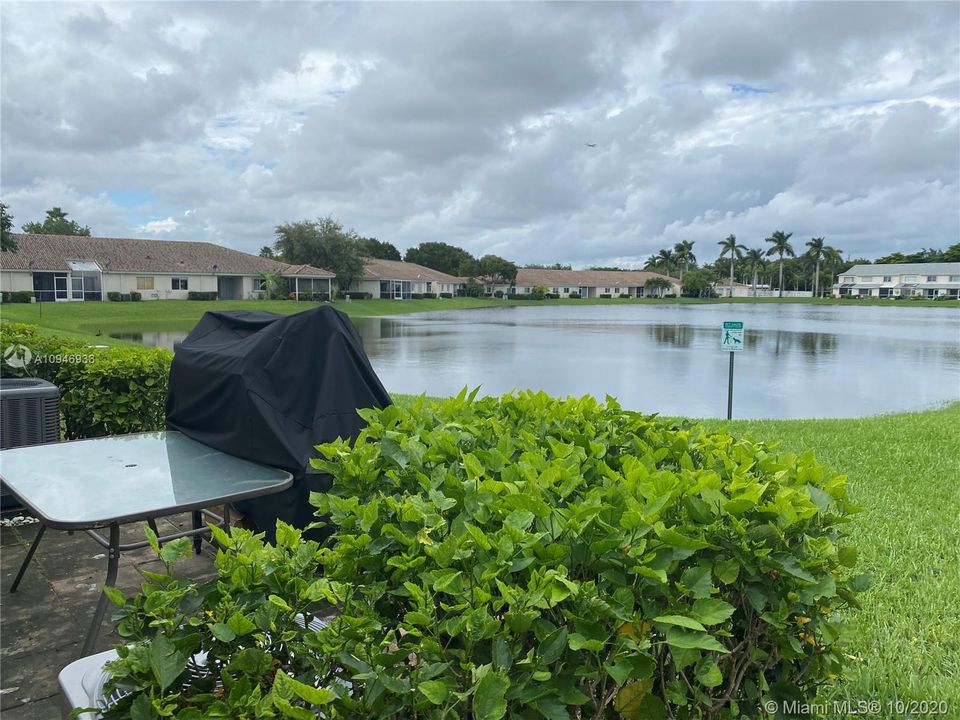 Recently Sold: $233,900 (2 beds, 1 baths, 1110 Square Feet)