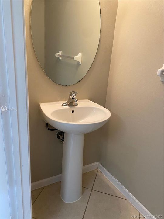 Recently Sold: $233,900 (2 beds, 1 baths, 1110 Square Feet)