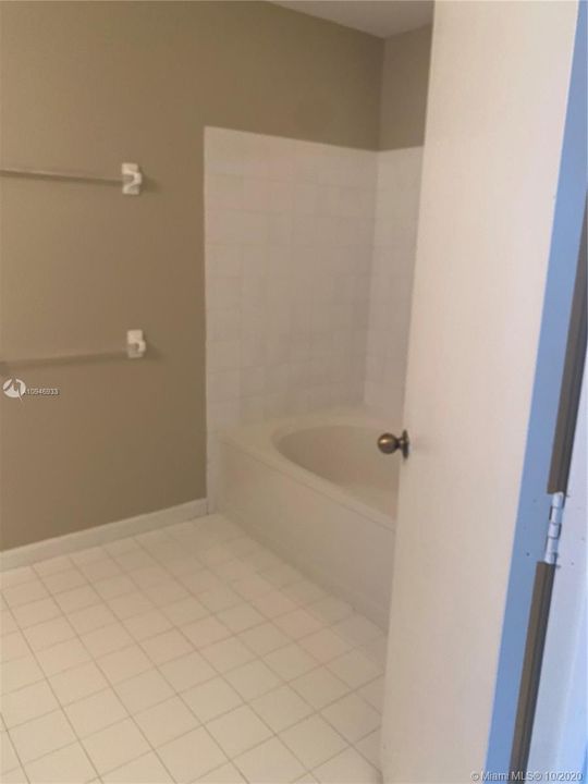 Recently Sold: $233,900 (2 beds, 1 baths, 1110 Square Feet)