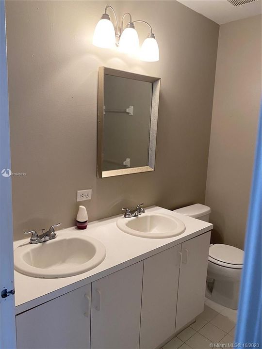 Recently Sold: $233,900 (2 beds, 1 baths, 1110 Square Feet)