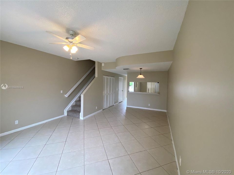 Recently Sold: $233,900 (2 beds, 1 baths, 1110 Square Feet)