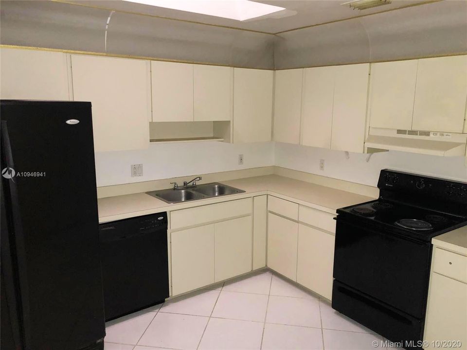 Recently Rented: $1,500 (2 beds, 2 baths, 960 Square Feet)