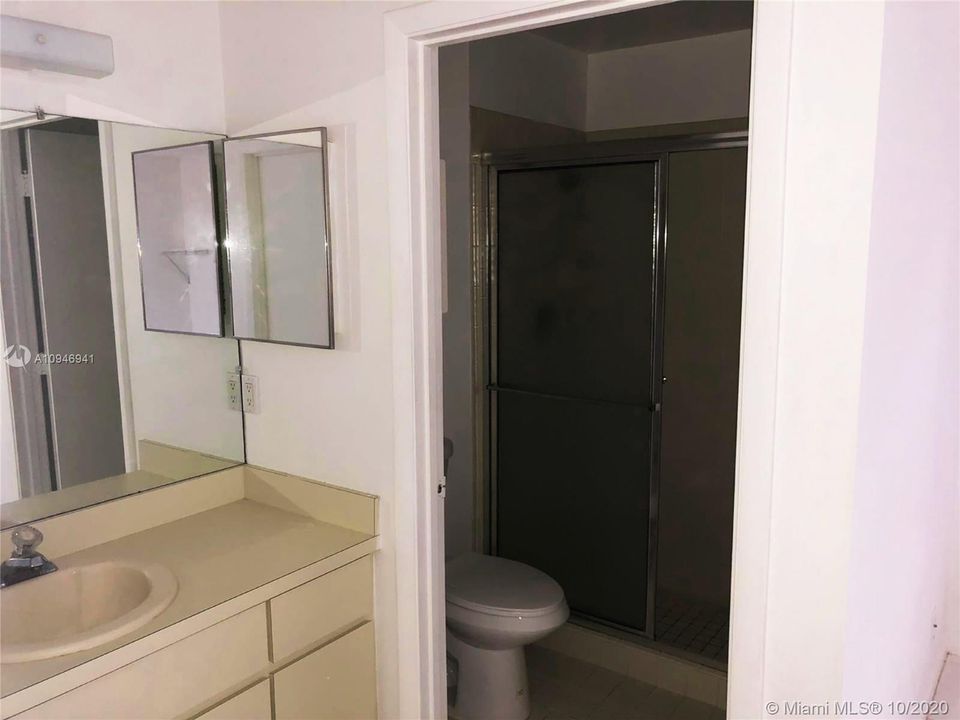 Recently Rented: $1,500 (2 beds, 2 baths, 960 Square Feet)