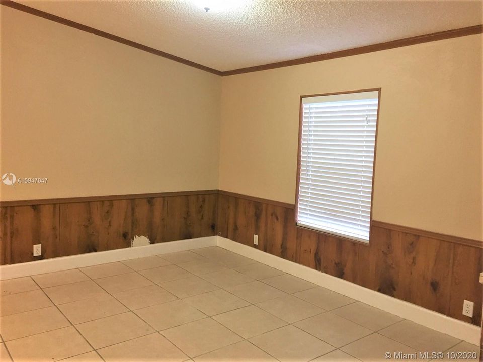 Recently Sold: $155,000 (3 beds, 2 baths, 1690 Square Feet)