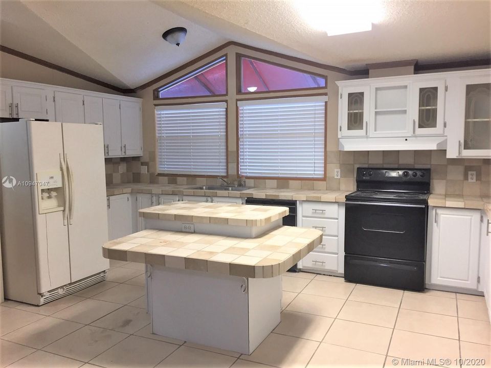 Recently Sold: $155,000 (3 beds, 2 baths, 1690 Square Feet)