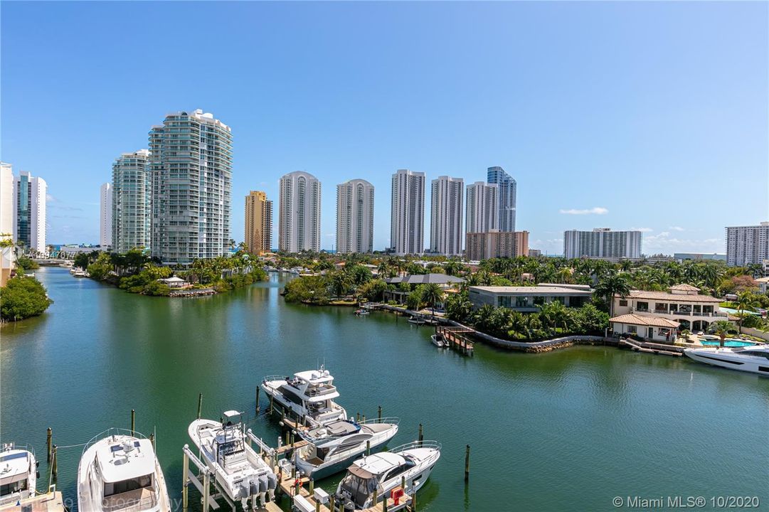 Recently Rented: $6,000 (3 beds, 3 baths, 1696 Square Feet)