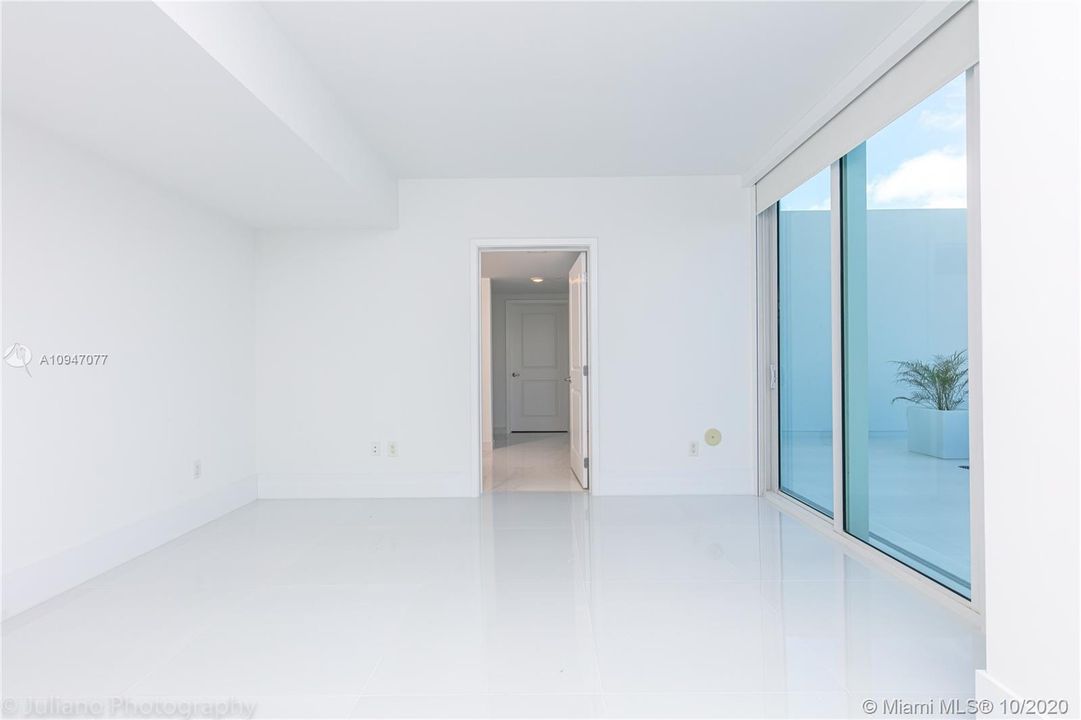 Recently Rented: $6,000 (3 beds, 3 baths, 1696 Square Feet)