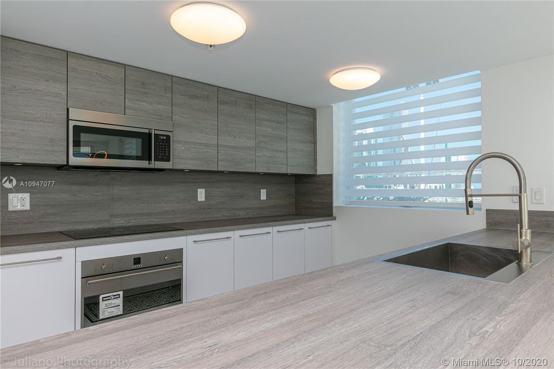 Recently Rented: $6,000 (3 beds, 3 baths, 1696 Square Feet)