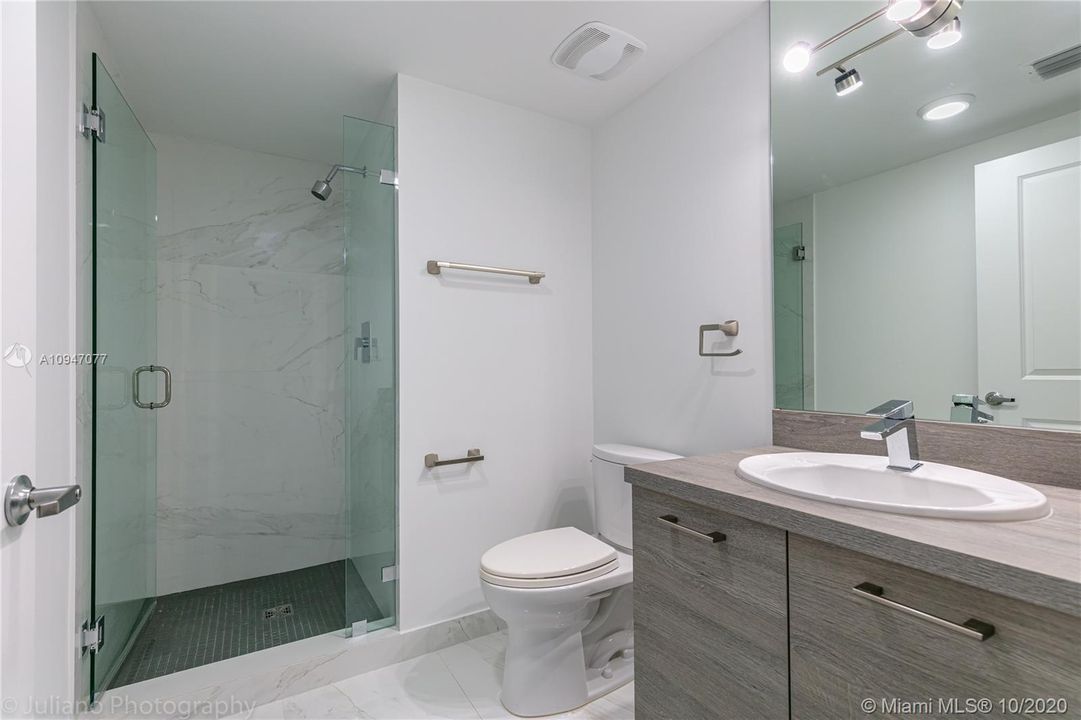 Recently Rented: $6,000 (3 beds, 3 baths, 1696 Square Feet)