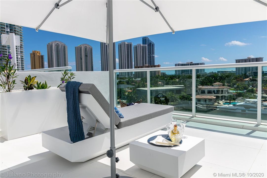 Recently Rented: $6,000 (3 beds, 3 baths, 1696 Square Feet)