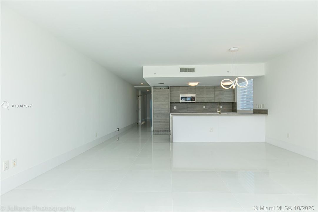 Recently Rented: $6,000 (3 beds, 3 baths, 1696 Square Feet)