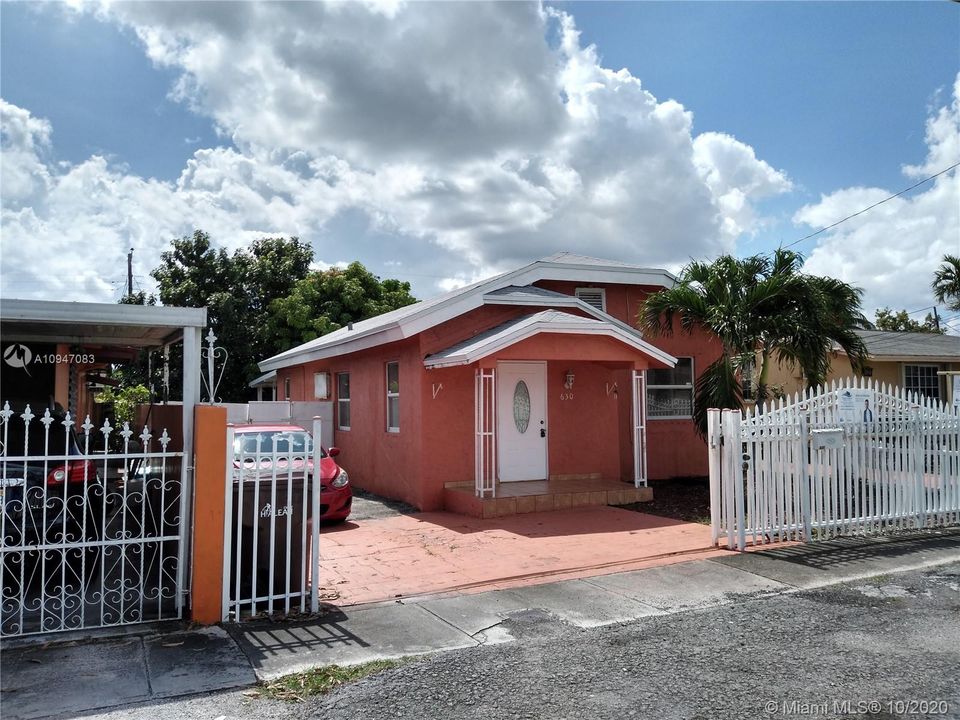 Recently Sold: $310,000 (2 beds, 1 baths, 936 Square Feet)