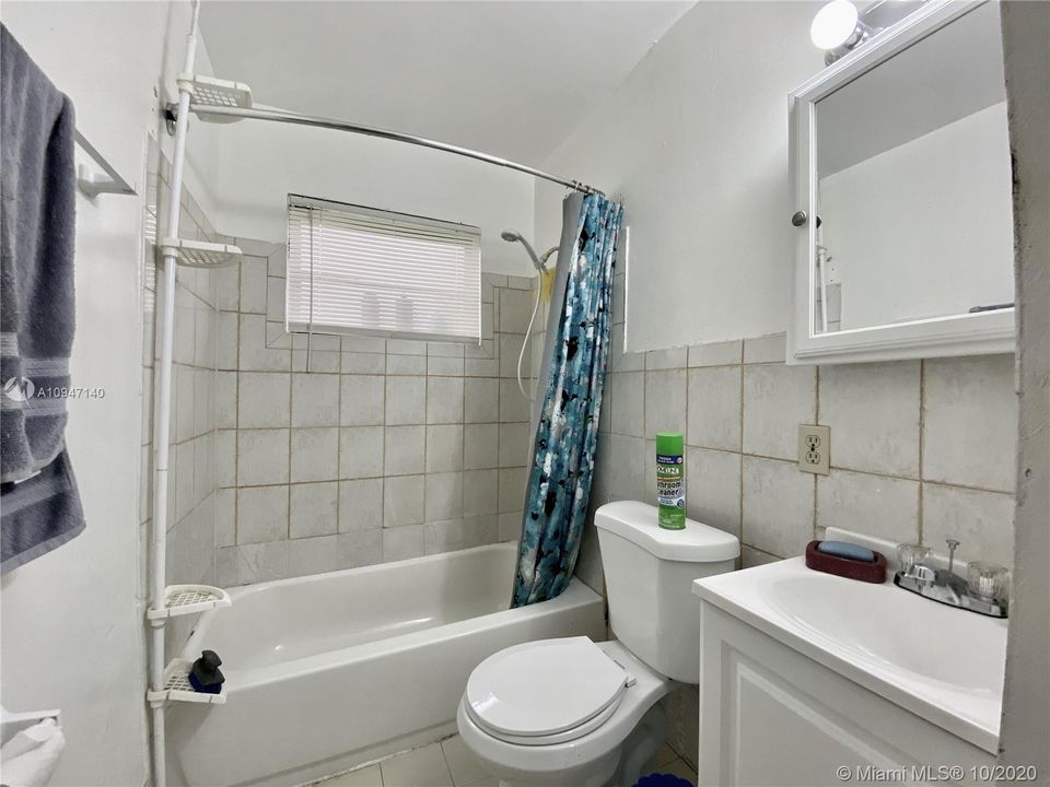 Bathroom - Full