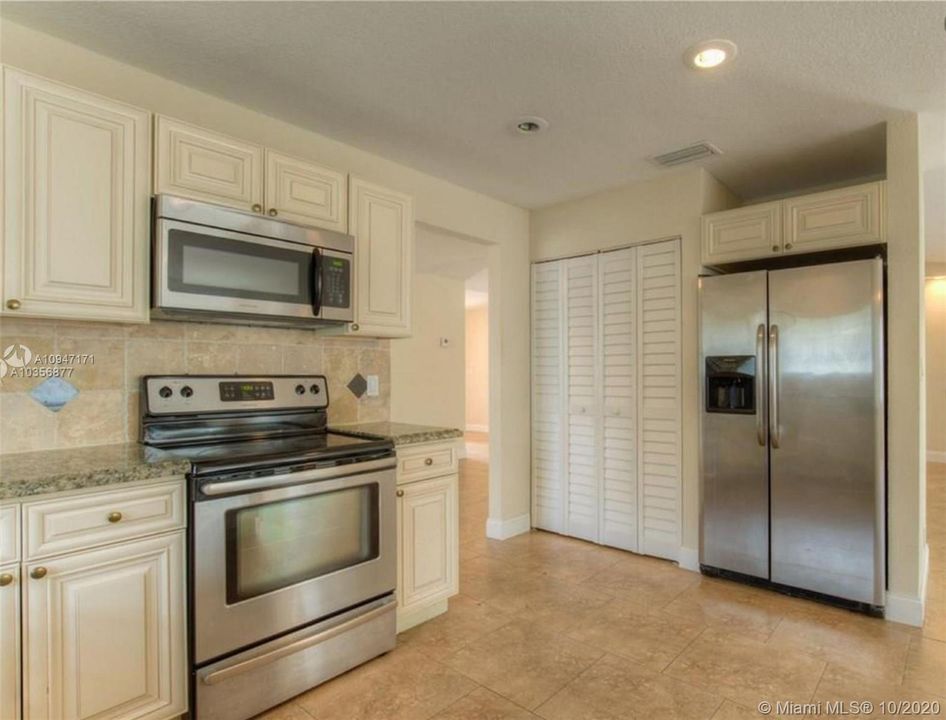 Recently Rented: $2,910 (4 beds, 2 baths, 2169 Square Feet)