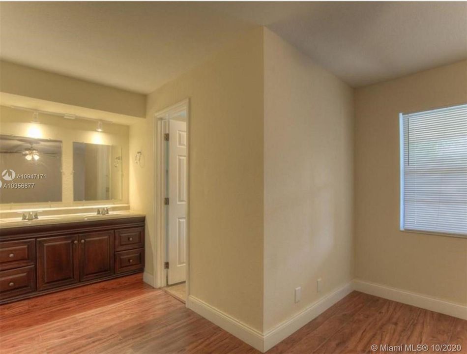 Recently Rented: $2,910 (4 beds, 2 baths, 2169 Square Feet)