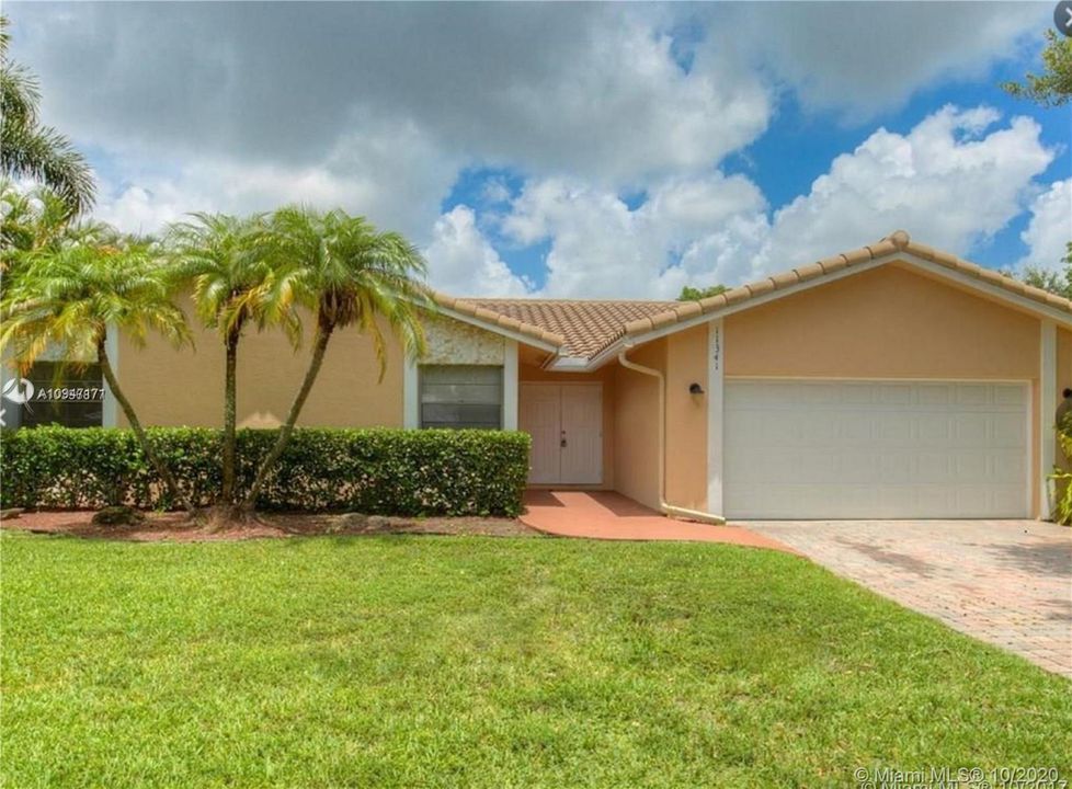 Recently Rented: $2,910 (4 beds, 2 baths, 2169 Square Feet)