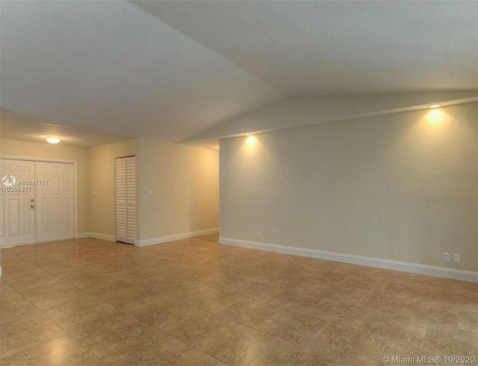 Recently Rented: $2,910 (4 beds, 2 baths, 2169 Square Feet)